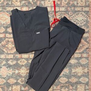 FIGS Charcoal Black Scrub Set